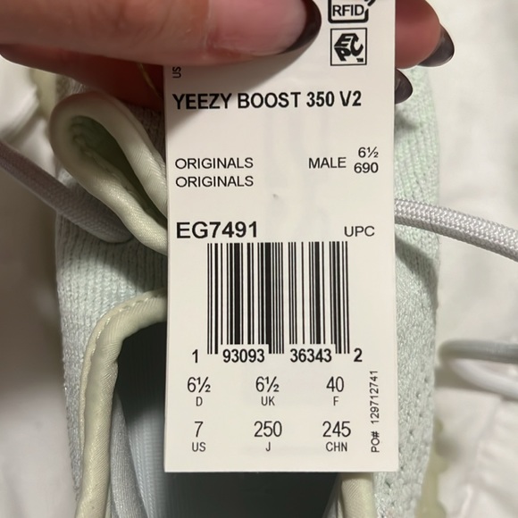 Yeezy boost 350 V2 originals main image 5